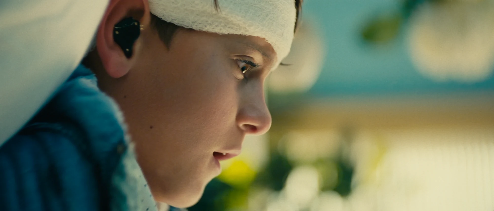 Brandon in profile in Starman
